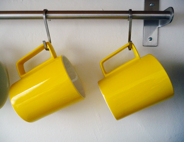 yellow mugs