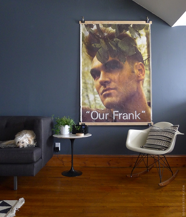 Morrissey in a frameless frame