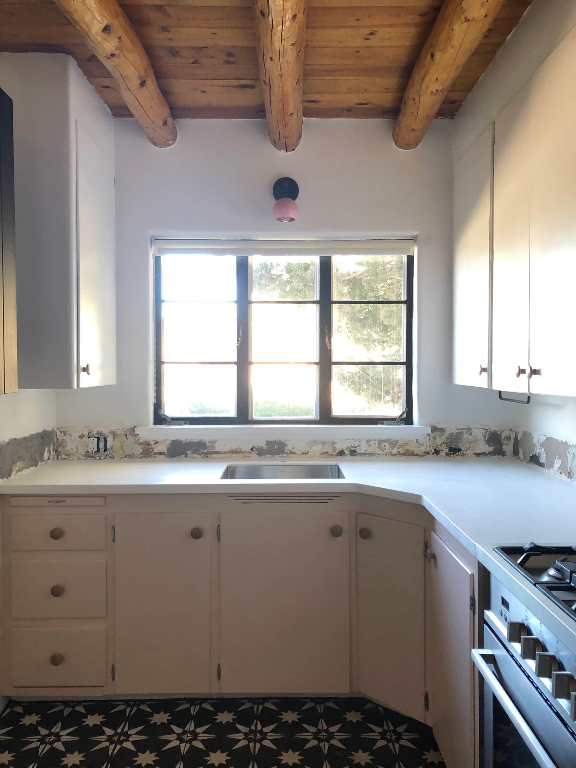 LG HI-MACS kitchen countertop installation