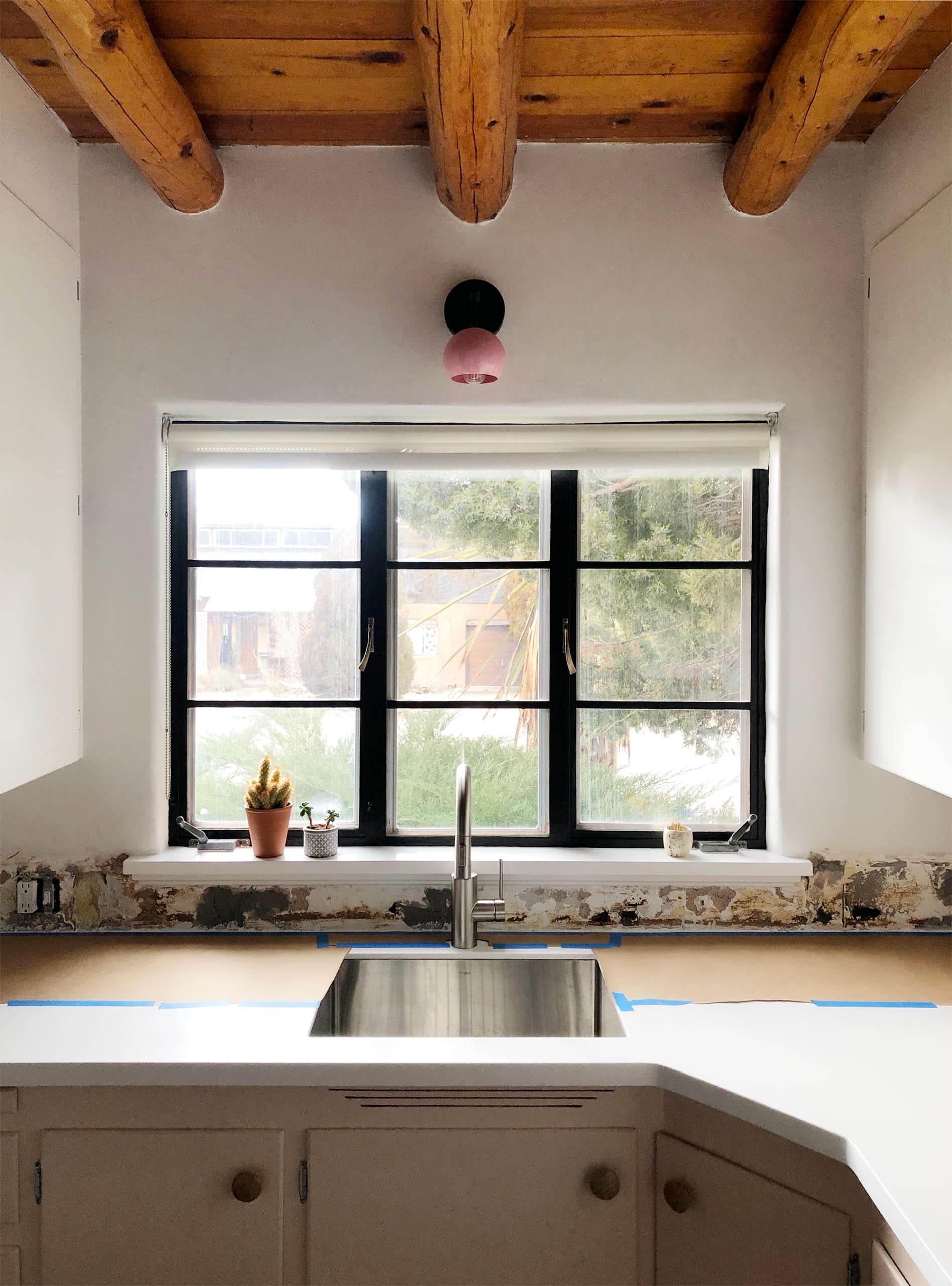 Installing a stacked bond subway tile backsplash