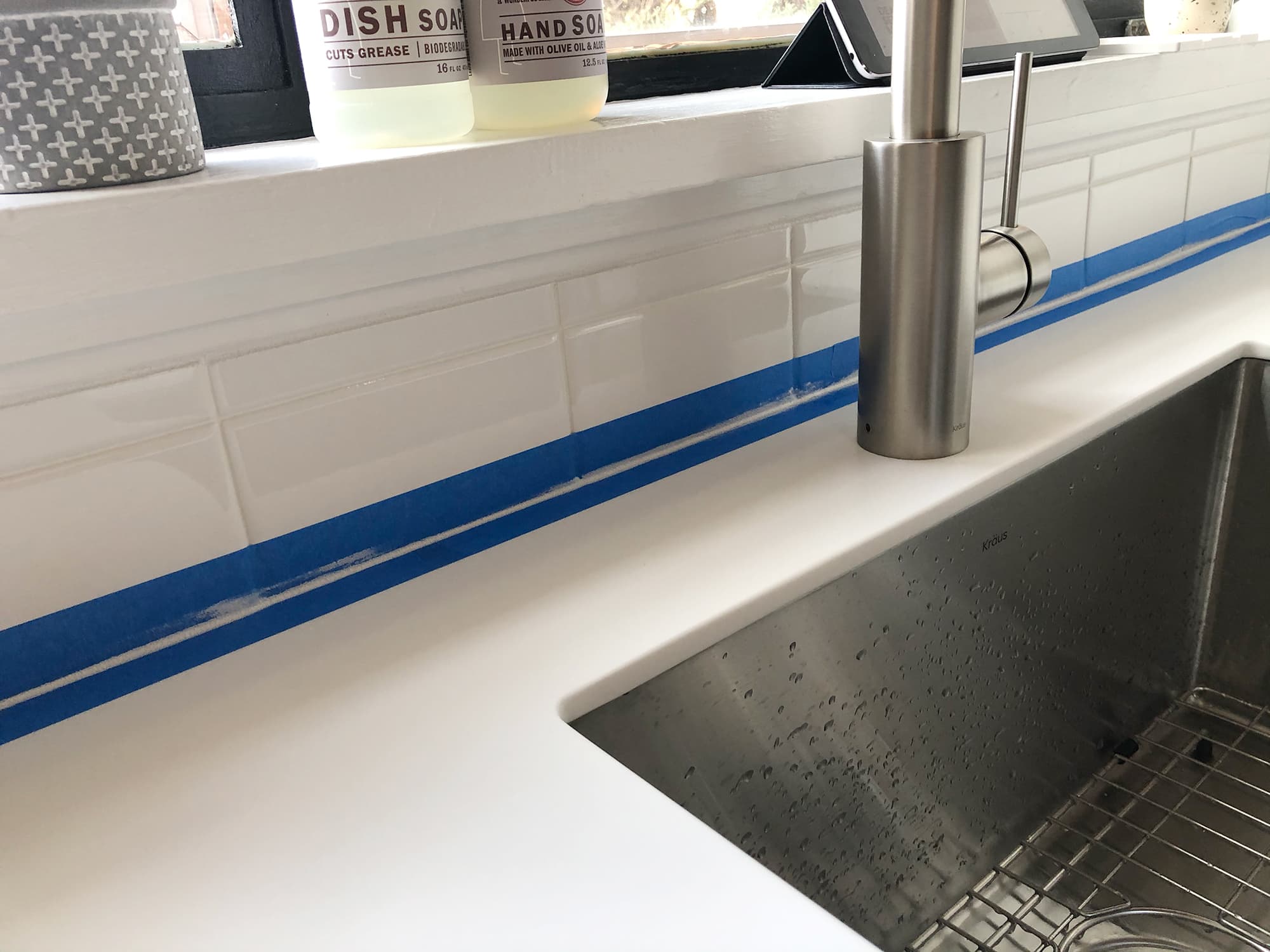 Installing a stacked bond subway tile backsplash