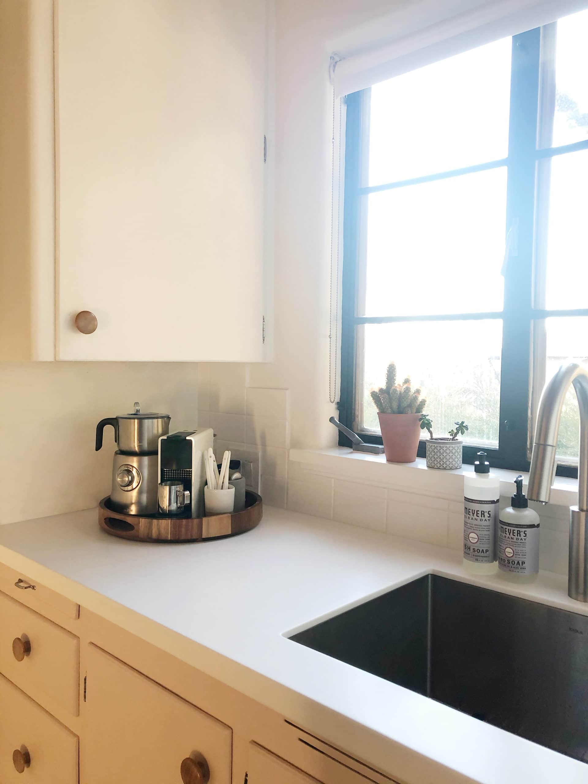 Installing a stacked bond subway tile backsplash