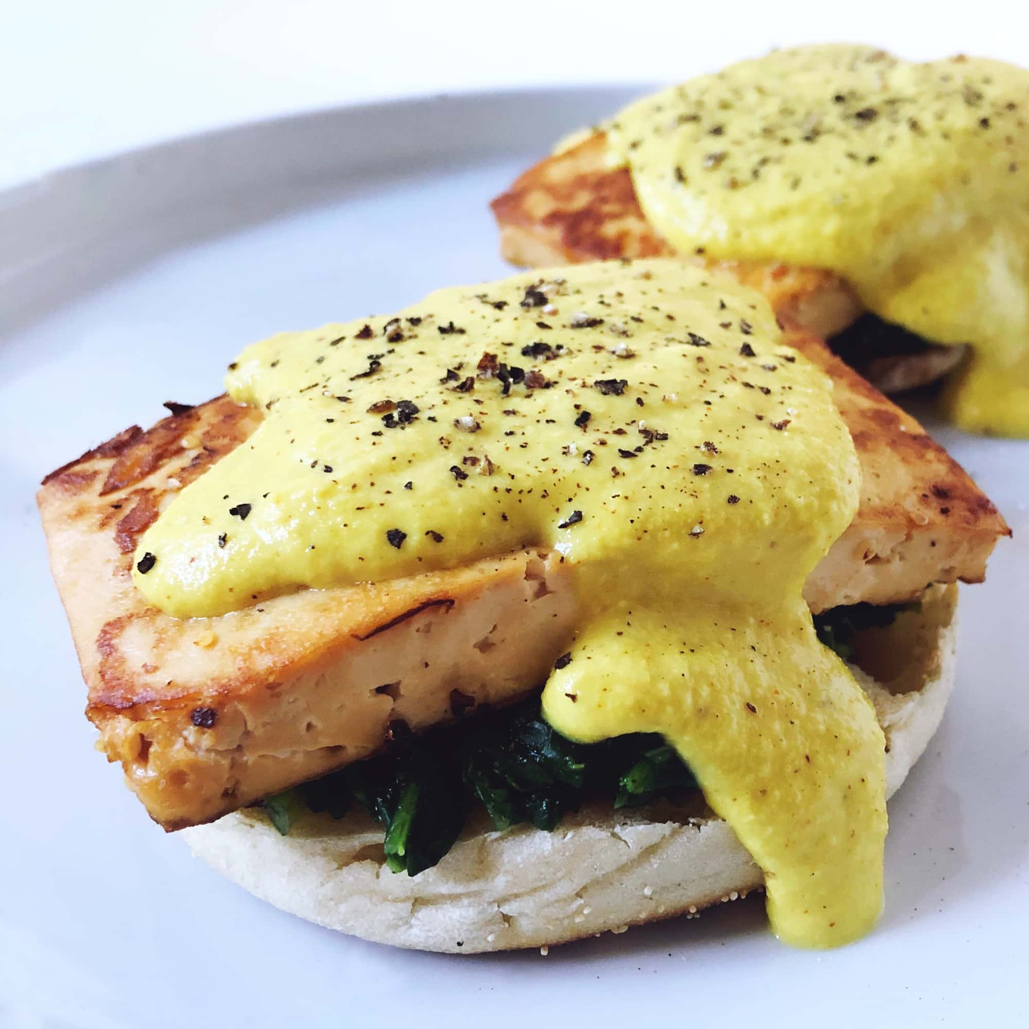 Tofu florentine with vegan Hollandaise sauce